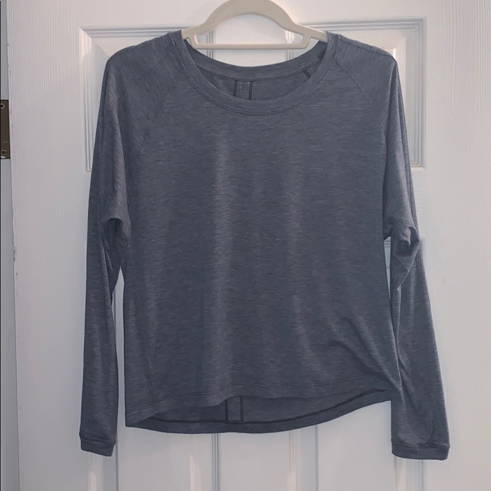 Lululemon shirt with cut out back